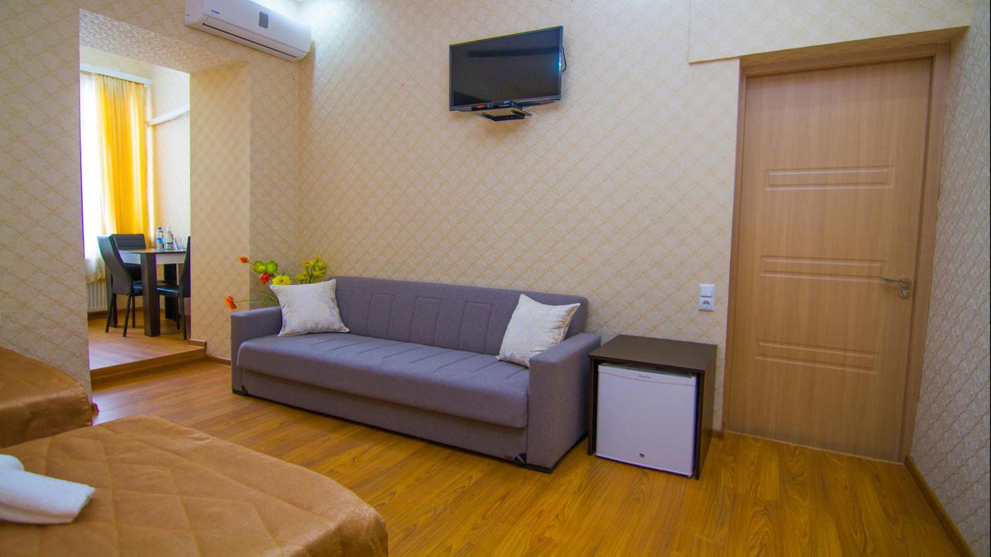 Hotel Care Inn Tbilisi Exterior photo
