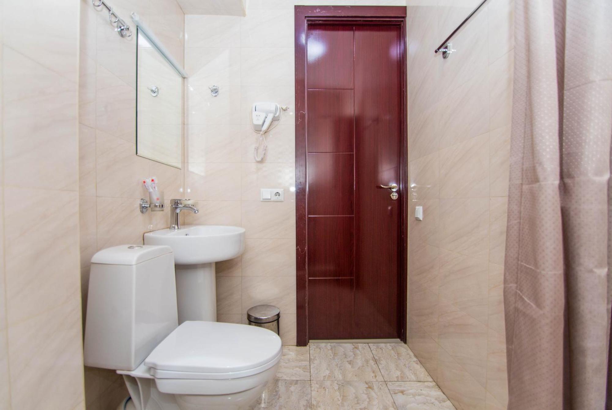 Hotel Care Inn Tbilisi Exterior photo